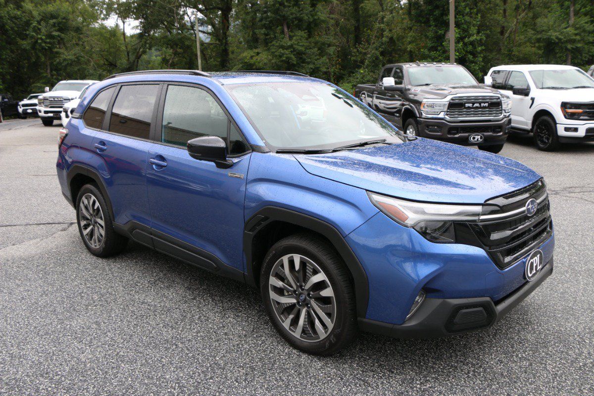 Used 2025 Subaru Forester Touring AWD/4WD image 10