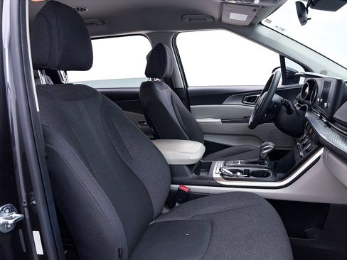 Certified 2023 Kia Carnival LX image 31