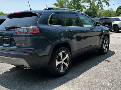 Certified 2021 Jeep Cherokee Limited image 3
