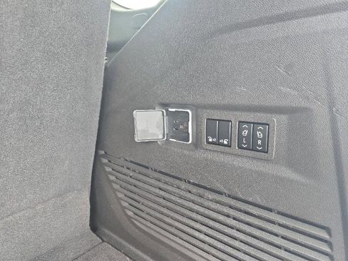 Used 2021 Chevrolet Tahoe Premier image 16