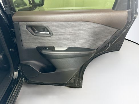 Used 2023 Nissan Rogue SV FWD image 29