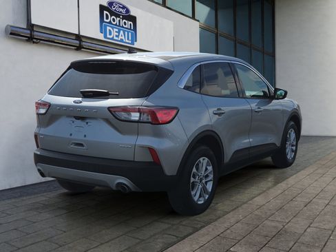 Used 2022 Ford Escape SE w/ Convenience Package AWD/4WD image 3