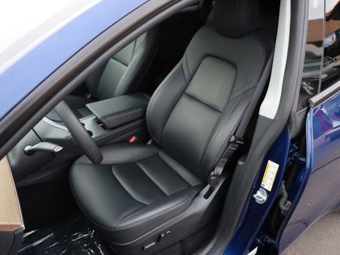 Used 2024 Tesla Model Y Performance image 25