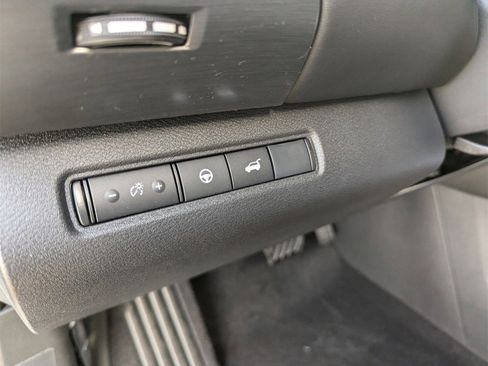 New 2025 Nissan Pathfinder SL image 16