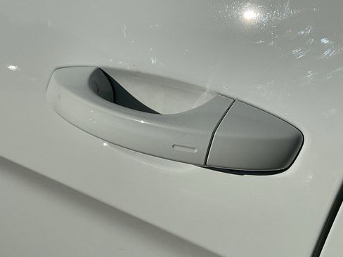 Used 2024 Volkswagen Atlas Cross Sport SE image 10