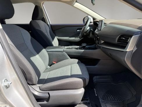 Used 2022 Nissan Rogue SV FWD image 9