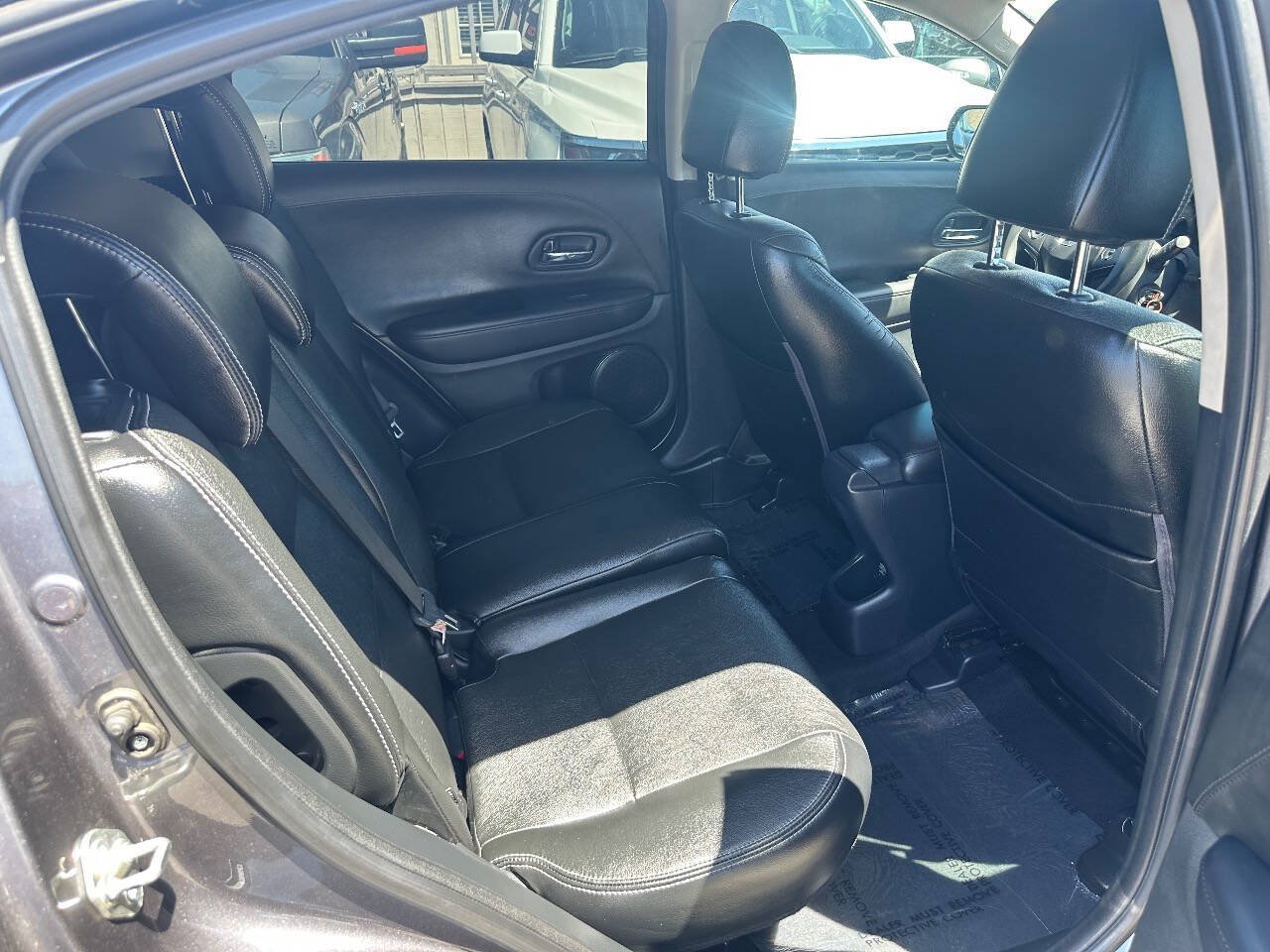 Used 2016 Honda HR-V LX image 17