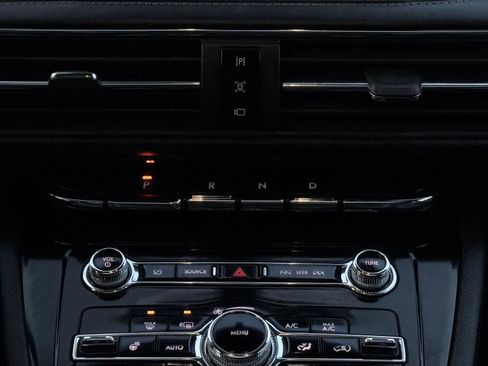 Used 2021 Lincoln Corsair AWD w/ Premium Package image 19