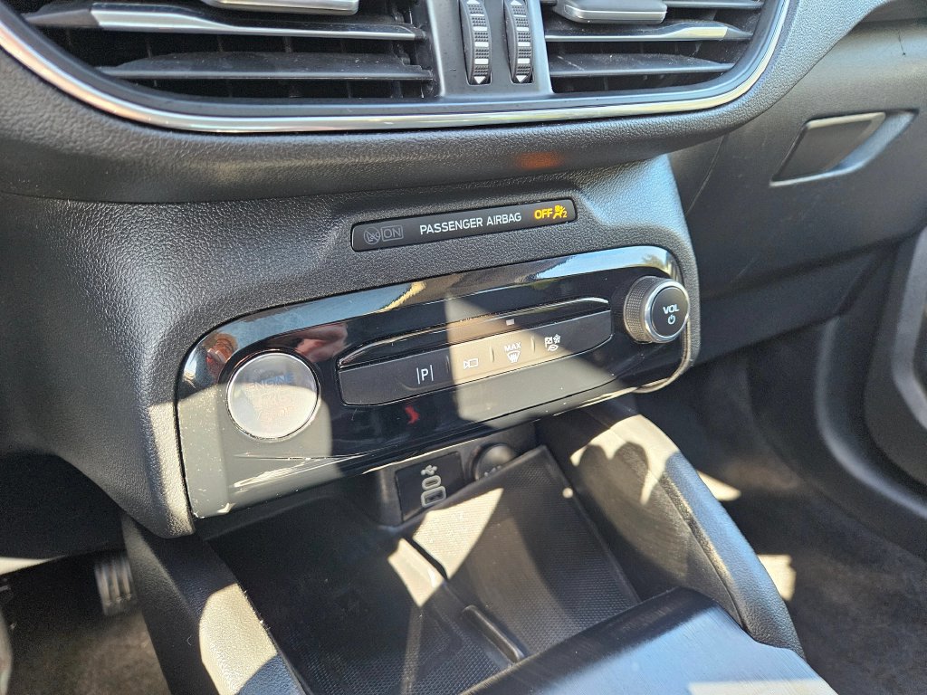 Used 2025 Ford Escape SE w/ PHEV Premium Package FWD image 28