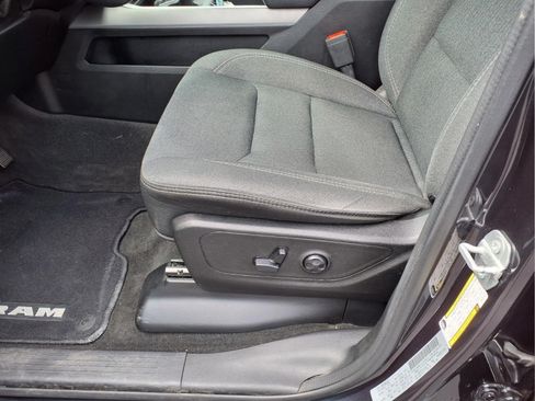 Used 2020 RAM 1500 Big Horn AWD/4WD image 11