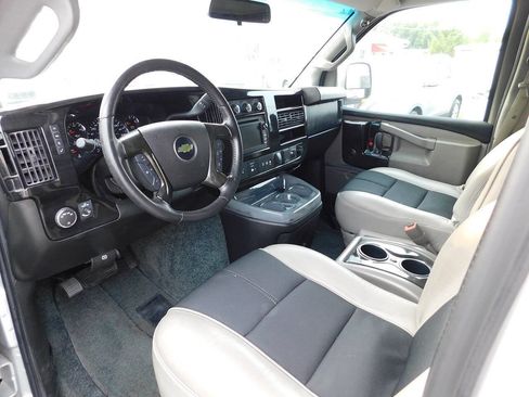Used 2016 Chevrolet Express 2500 RWD image 49