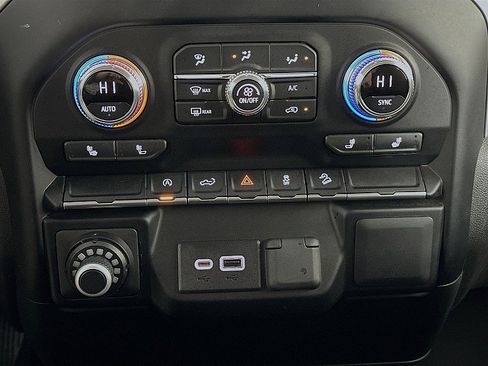 Used 2022 GMC Sierra 1500 Elevation w/ LPO, Elevation Black Package image 16