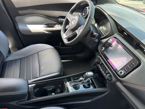 Used 2023 Nissan Kicks SR w/ SR Premium Package FWD image 6