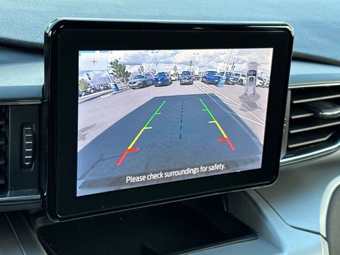 Used 2022 Ford Explorer XLT w/ Equipment Group 202A image 21