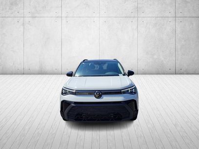 New 2025 Volkswagen Taos SE