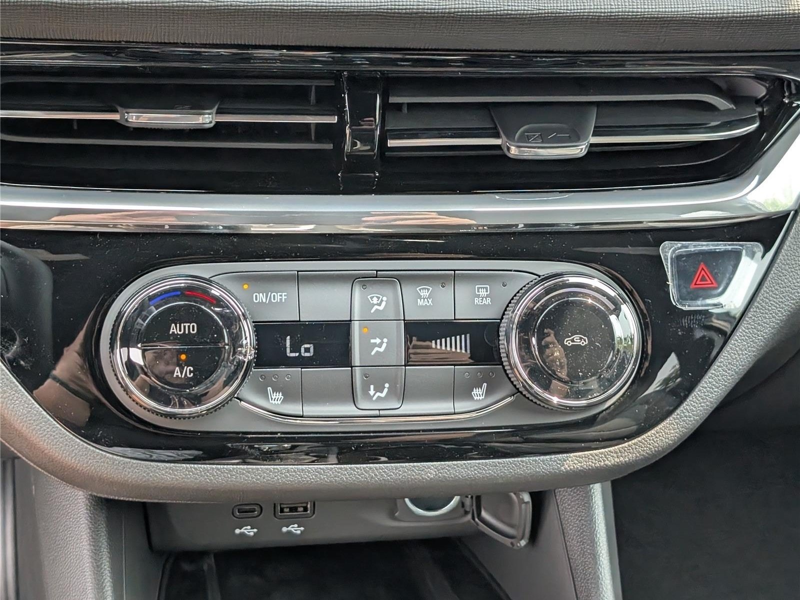 New 2026 Buick Envista Sport Touring w/ Convenience I Package FWD image 24