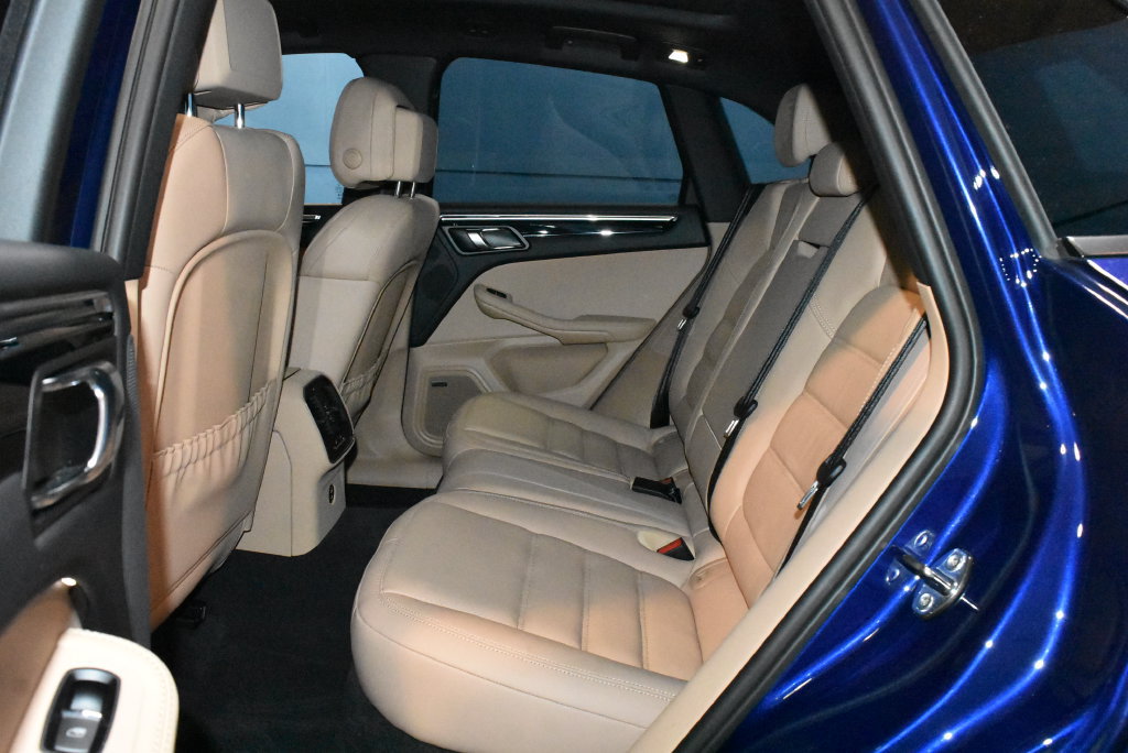 Used 2026 Porsche Macan AWD/4WD image 21
