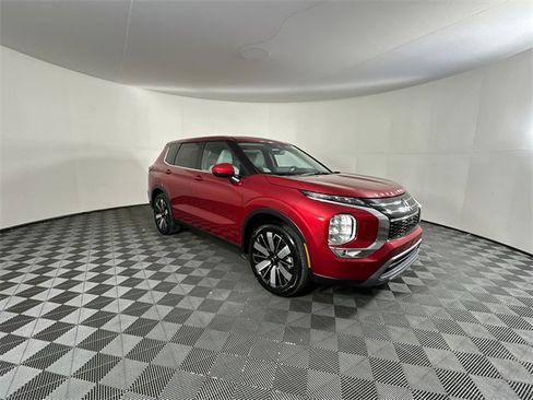 New 2026 Mitsubishi Outlander SE image 3