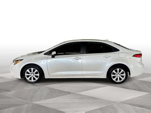 Used 2025 Toyota Corolla LE FWD image 5