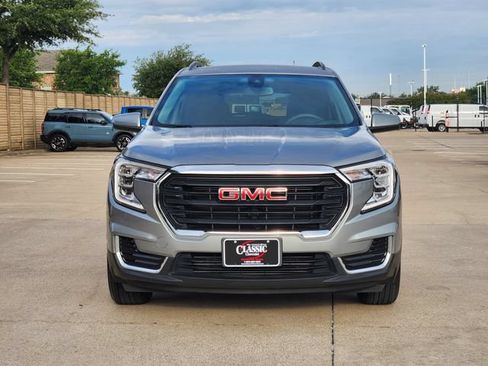 Used 2023 GMC Terrain SLE w/ Driver Convenience Package FWD image 10