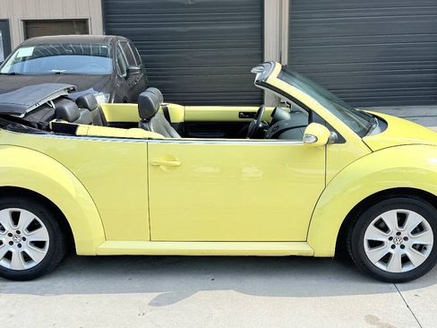 Used 2007 Volkswagen Beetle Convertible w/ Package 1 FWD image 18