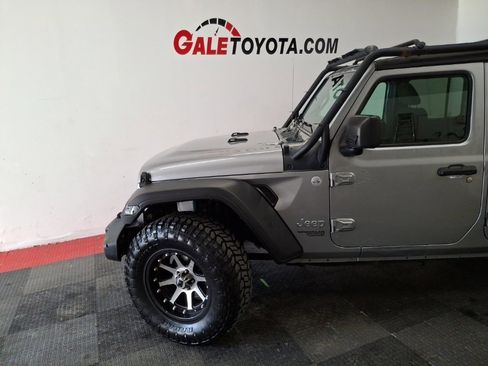 Used 2018 Jeep Wrangler Unlimited Sport S image 4