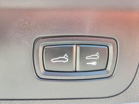 Used 2022 Porsche Panamera GTS image 20