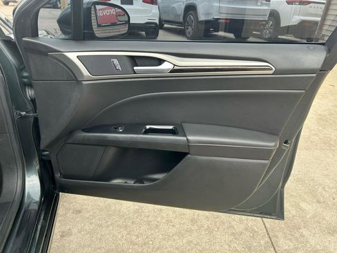 Used 2015 Ford Fusion SE w/ Equipment Group 202A image 18