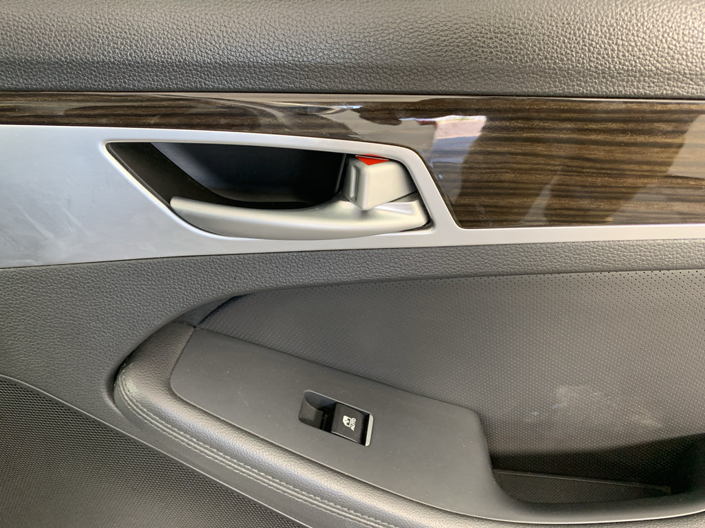 Used 2017 Genesis G80 3.8 AWD/4WD image 35