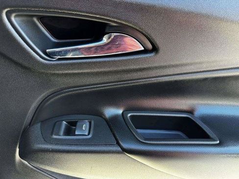 Used 2018 Chevrolet Equinox LT FWD image 43