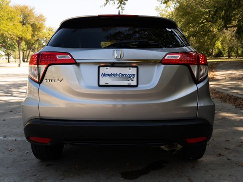 Certified 2022 Honda HR-V EX image 8