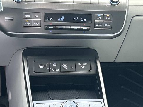 Certified 2025 Hyundai Kona Limited FWD image 29