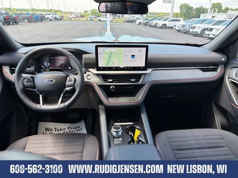 Used 2025 Ford Explorer ST-Line w/ ST-Line Street Pack AWD/4WD image 12