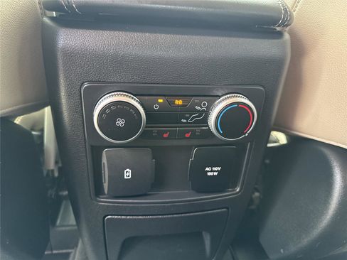 Used 2022 Ford Explorer Limited w/ Equipment Group 301A RWD image 31