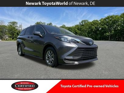 Used 2025 Toyota Sienna LE w/ LE Plus Package