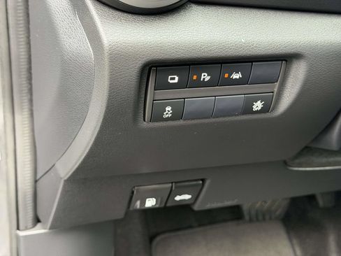 Used 2025 Nissan Versa S w/ Trunk Package FWD image 18