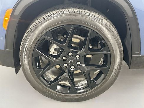 Used 2024 Chevrolet Traverse RS w/ LPO, Floor Liner Package FWD image 30