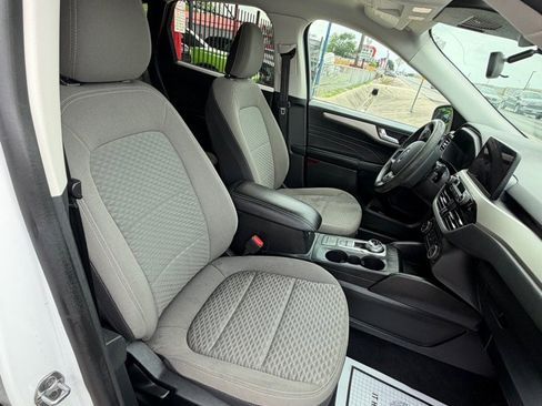 Used 2021 Ford Escape SE image 10