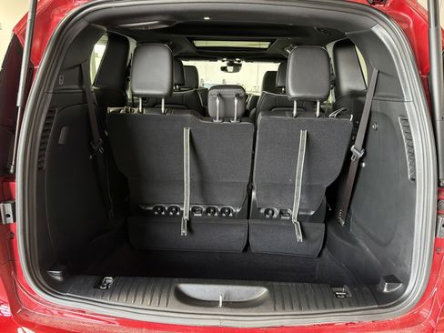 Used 2025 Chrysler Pacifica Limited AWD/4WD image 15