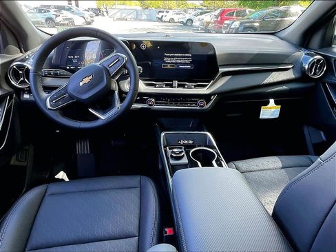 New 2026 Chevrolet Equinox LT AWD/4WD image 12