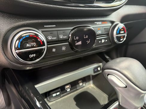 Used 2023 Kia Soul GT-Line FWD image 36