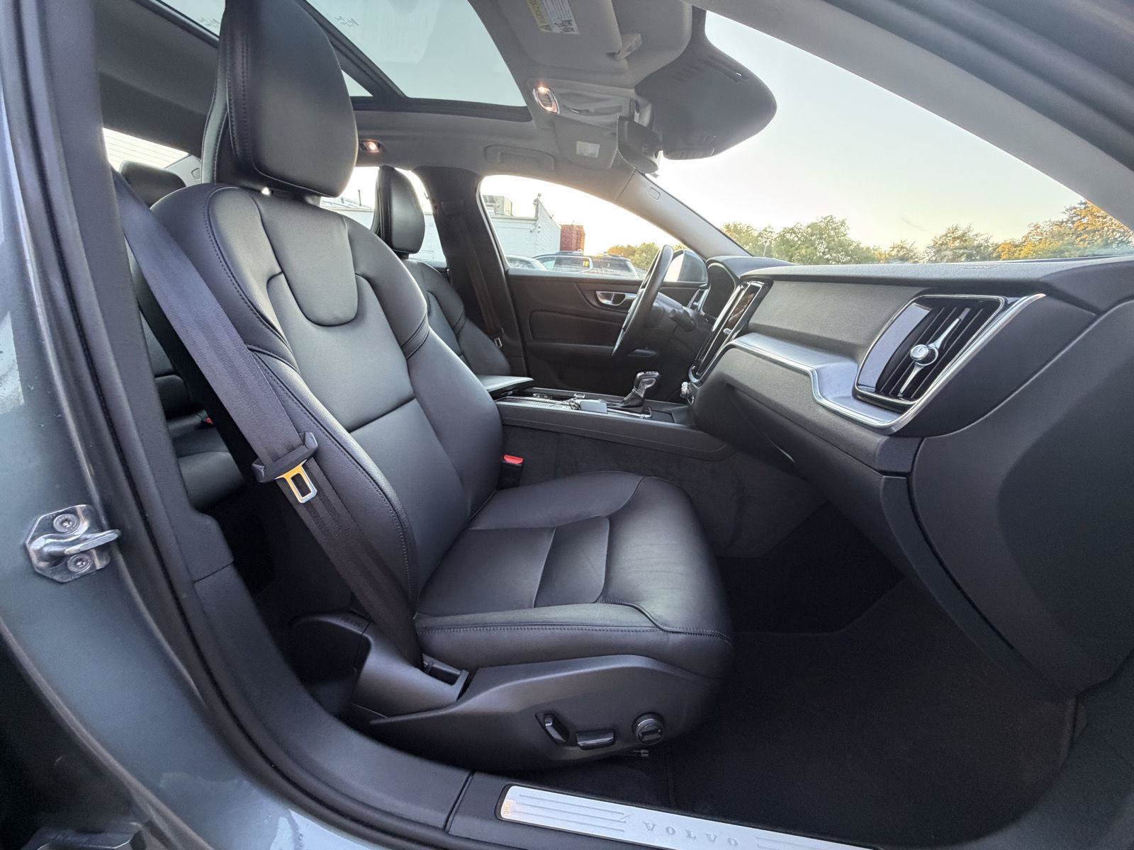 Used 2020 Volvo S60 T5 Momentum FWD image 27