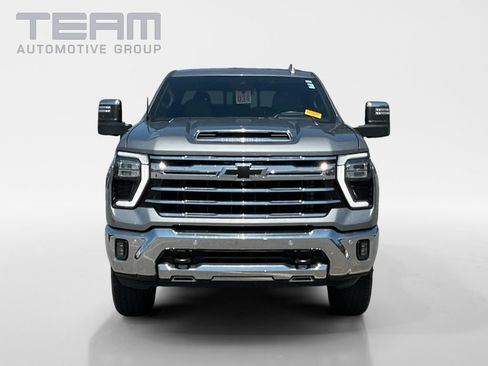 Used 2024 Chevrolet Silverado 2500 LTZ w/ LTZ Premium Package AWD/4WD image 2