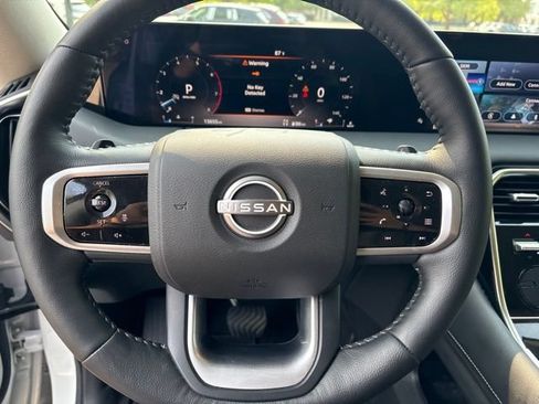 Used 2025 Nissan Armada SV AWD/4WD image 13