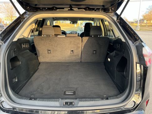 Used 2022 Ford Edge SE image 18