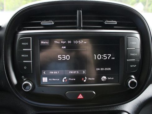 Used 2025 Kia Soul LX FWD image 33