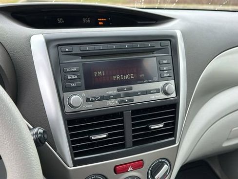 Used 2010 Subaru Forester 2.5X Premium image 15