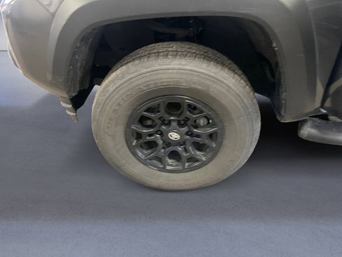 Used 2023 Toyota Tacoma SR5 AWD/4WD image 14