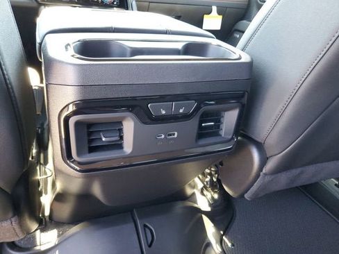 New 2026 GMC Sierra 3500 AT4 w/ AT4 Premium Plus Package AWD/4WD image 17