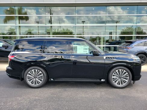 New 2026 INFINITI QX80 Luxe w/ Cargo Package RWD image 3